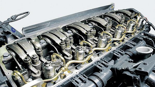 What is a remanufactured unit injector and how long do they last?