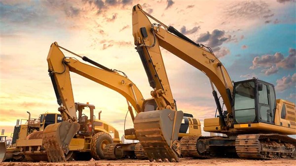 How are Caterpillar machines serviced?